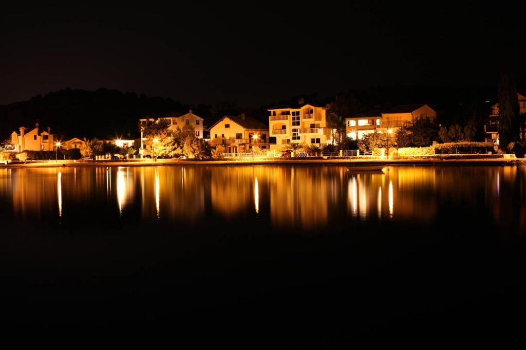 Apartments Rajna ザボリッチ エクステリア 写真